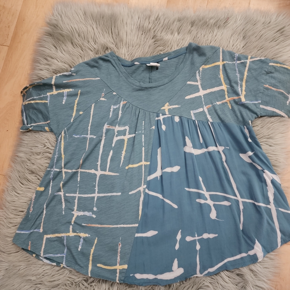 Anthropologie AKEMI + KIN 'Light Streaks' Blue Short Sleeve Swing Tee Size Small